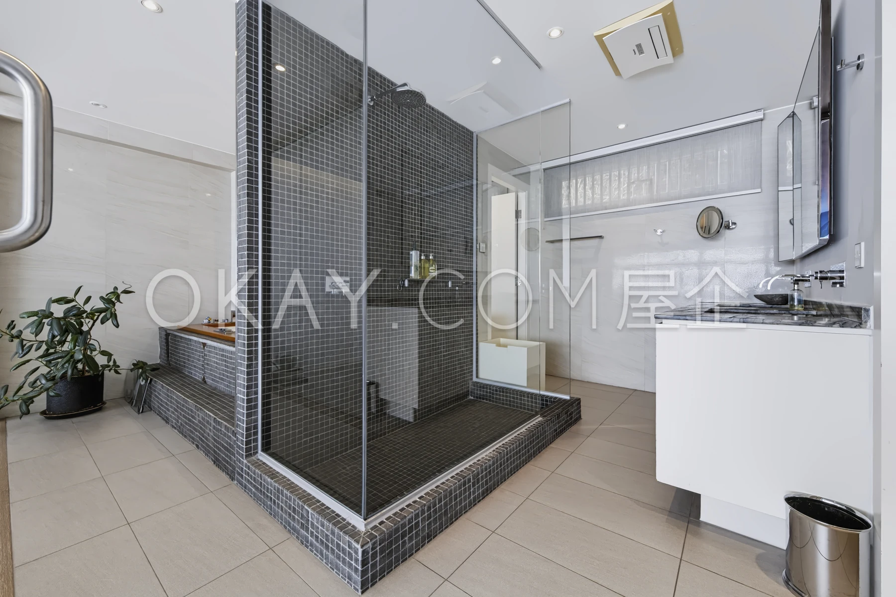 Master Ensuite