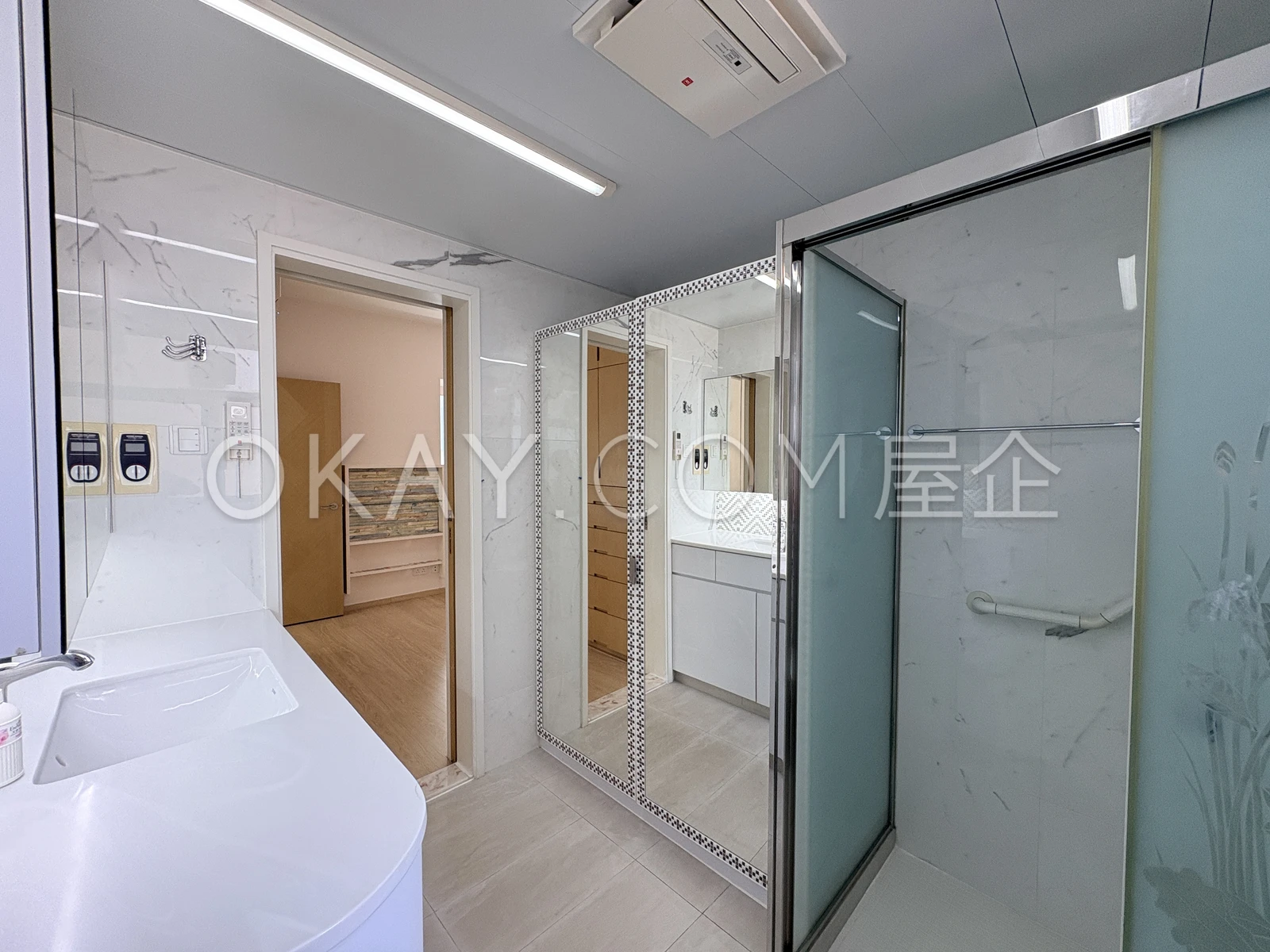 Master Ensuite