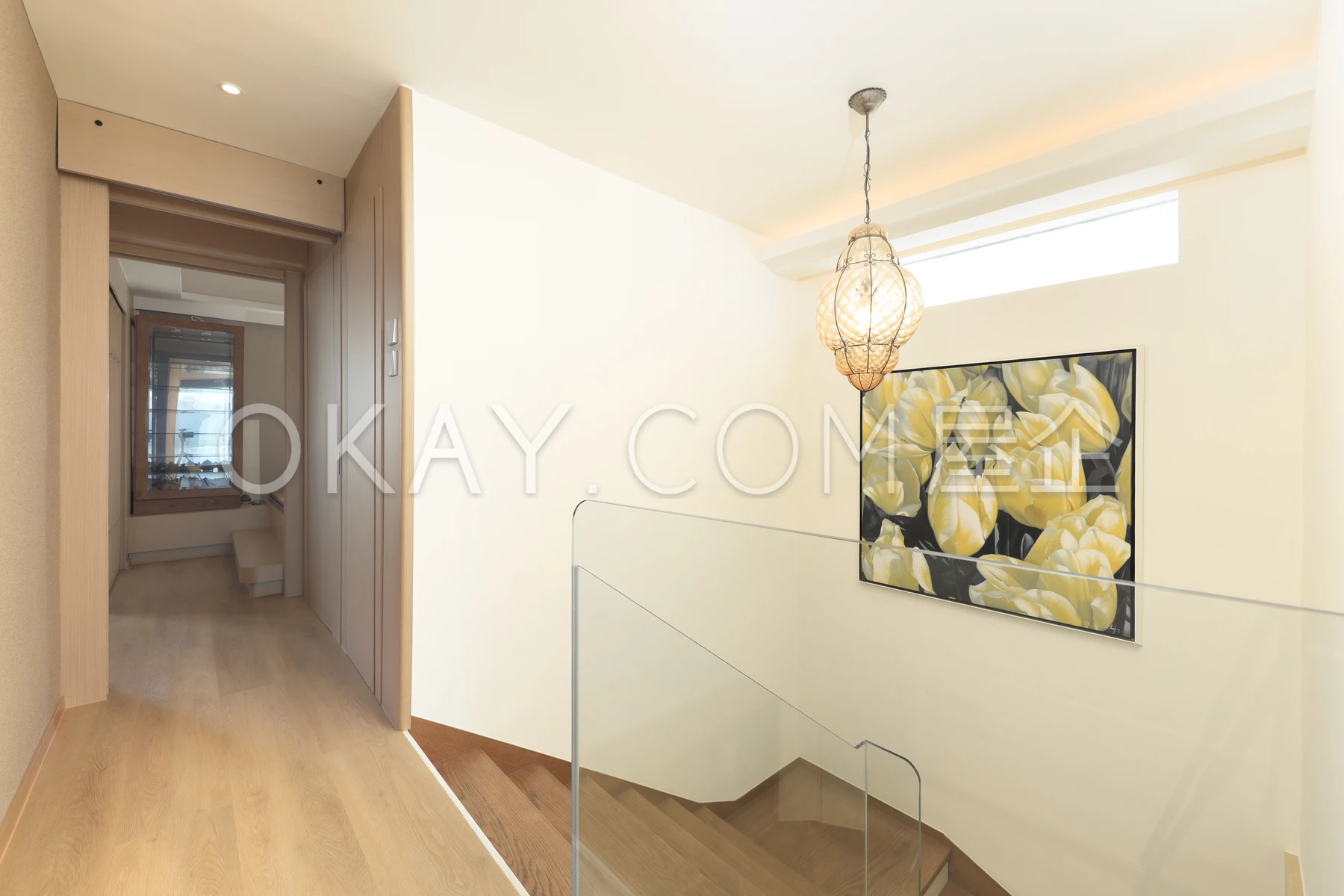 2/F Landing & Bedrooms Corridor