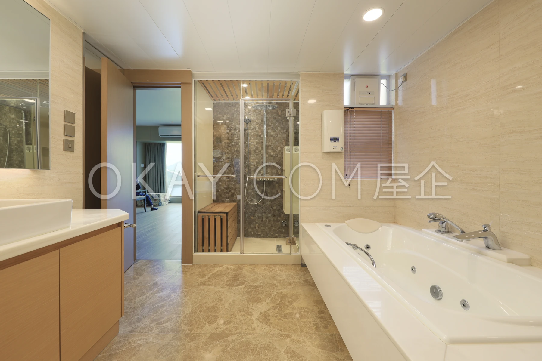Master Ensuite