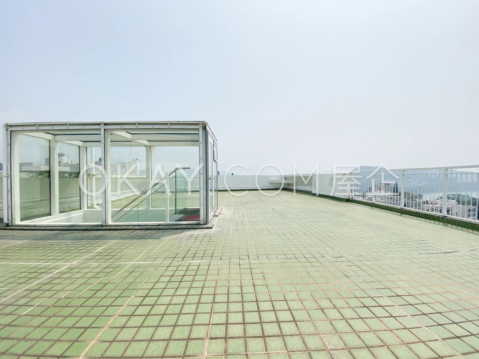 Private Roof (1)