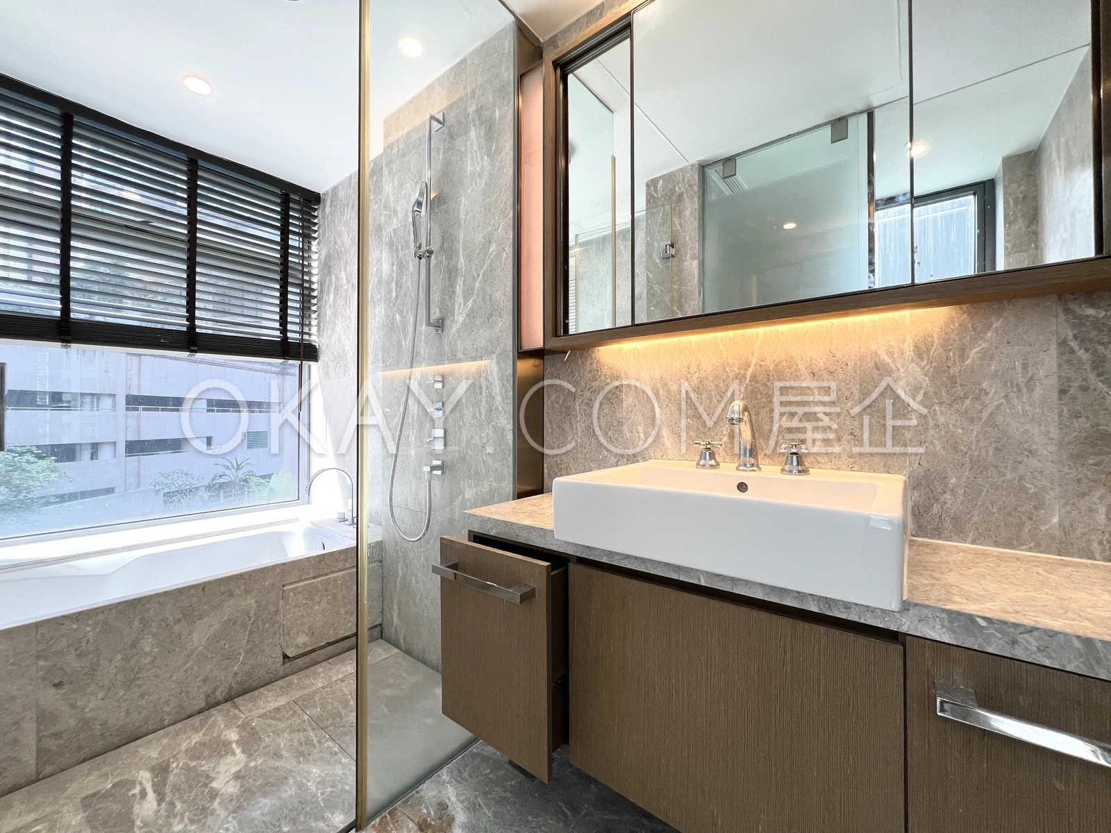 Master Ensuite