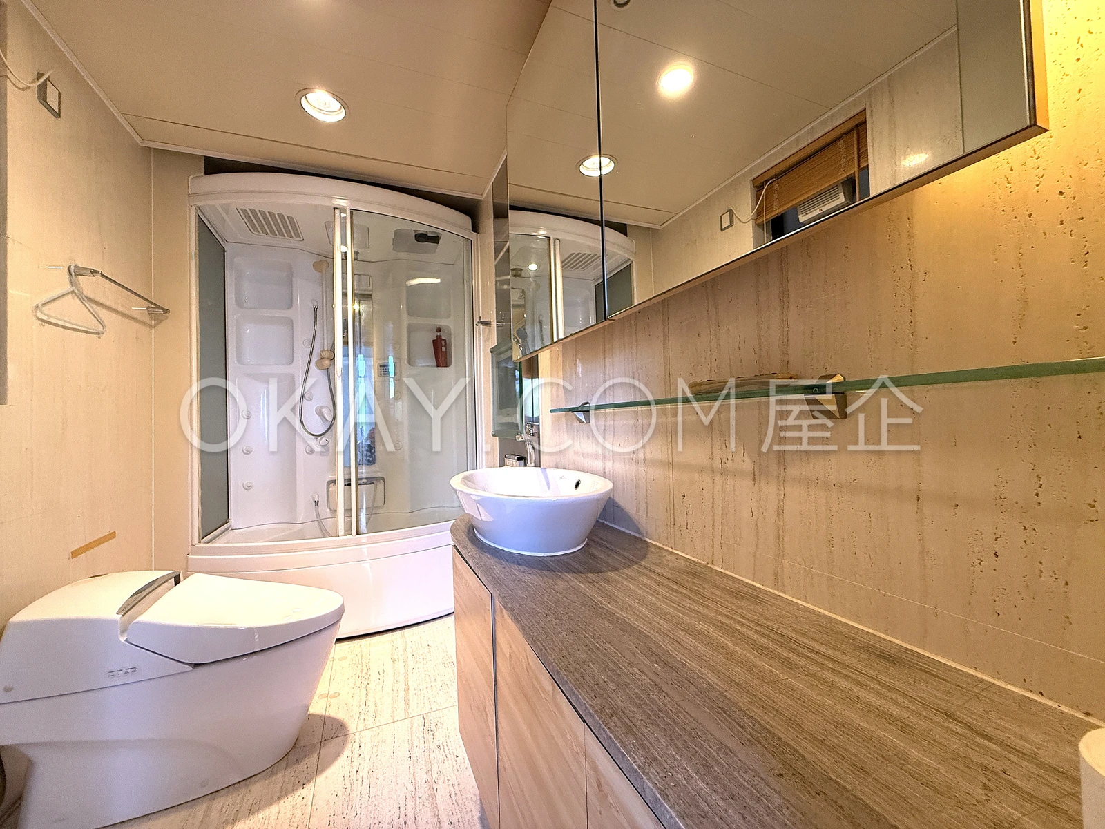 Master Ensuite