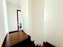 stair up to bedrooms