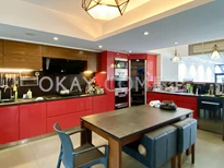 open kitchen with dinning room