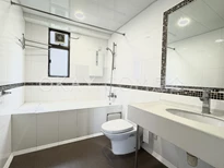 Master Ensuite